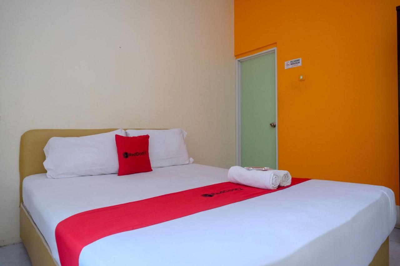 Reddoorz @ Jalan Pramuka 2*