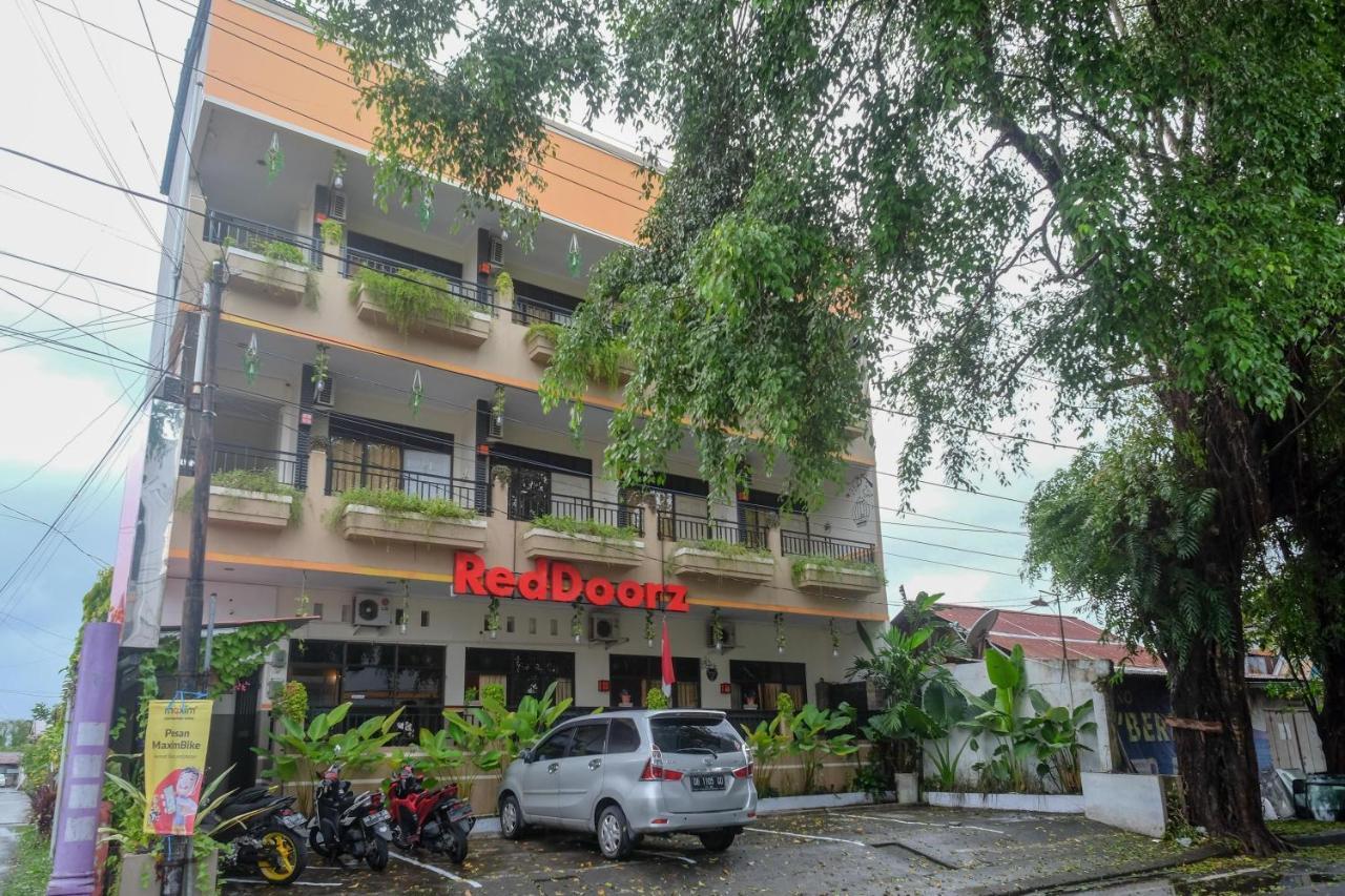 Wisma tamu Reddoorz @ Jalan Pramuka Manado